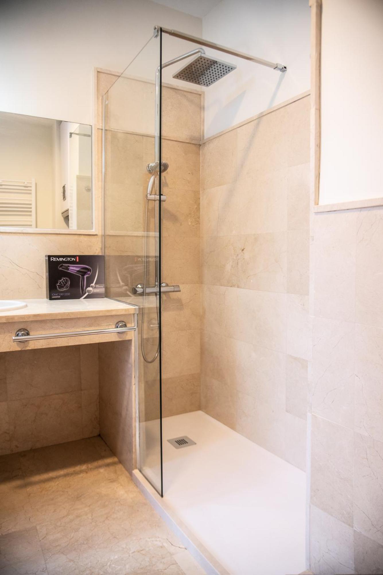 Appartement Tentudia Charming With Private Roof-top Or Patio In San Bernardo By Ocityzen